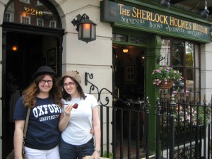 Zelda and Ida at Sherlock Holmes museum